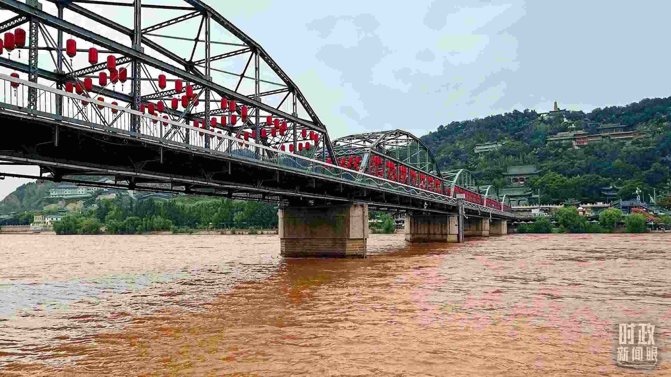 △黃河蘭州中山橋段。（總臺央視記者范一鳴拍攝）