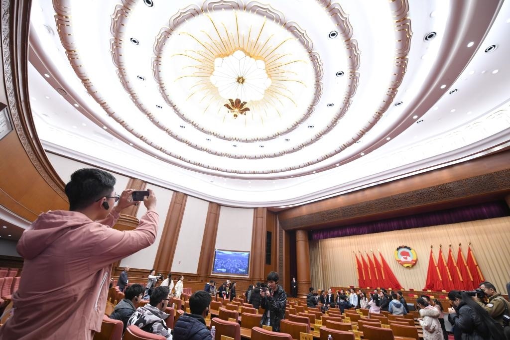 2019年11月16日，全國政協(xié)機關舉辦第一次公眾開放日活動，約200名高校師生、街道工作人員、退休干部、居民代表等參加。新華社記者 岳月偉 攝