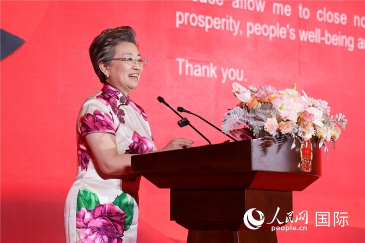 中國(guó)駐迪拜總領(lǐng)事歐渤芊致辭。人民網(wǎng)記者任皓宇攝