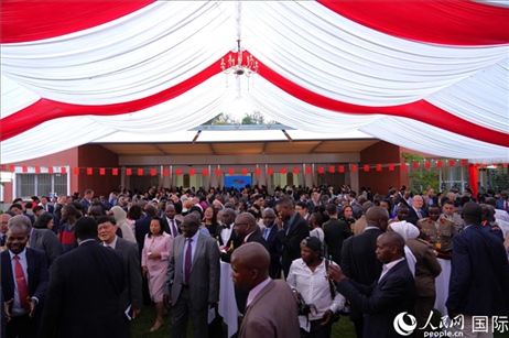 國(guó)慶招待會(huì)現(xiàn)場(chǎng)。人民網(wǎng)記者 黃煒鑫攝