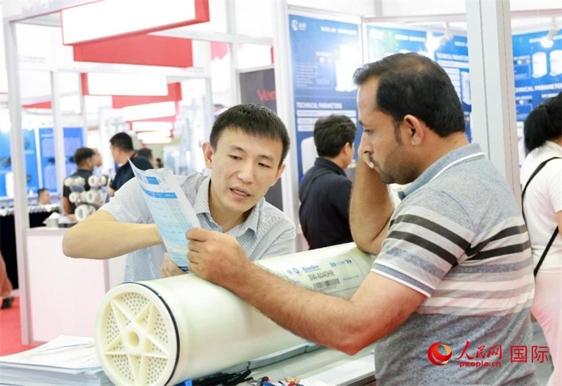 中企產(chǎn)品介紹。人民網(wǎng)記者管克江攝