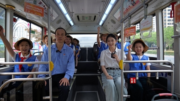 江蘇省太倉市總工會舉行“坐上勞?！畬＞€’跟著榜樣看太倉”直播活動。江蘇省總工會供圖