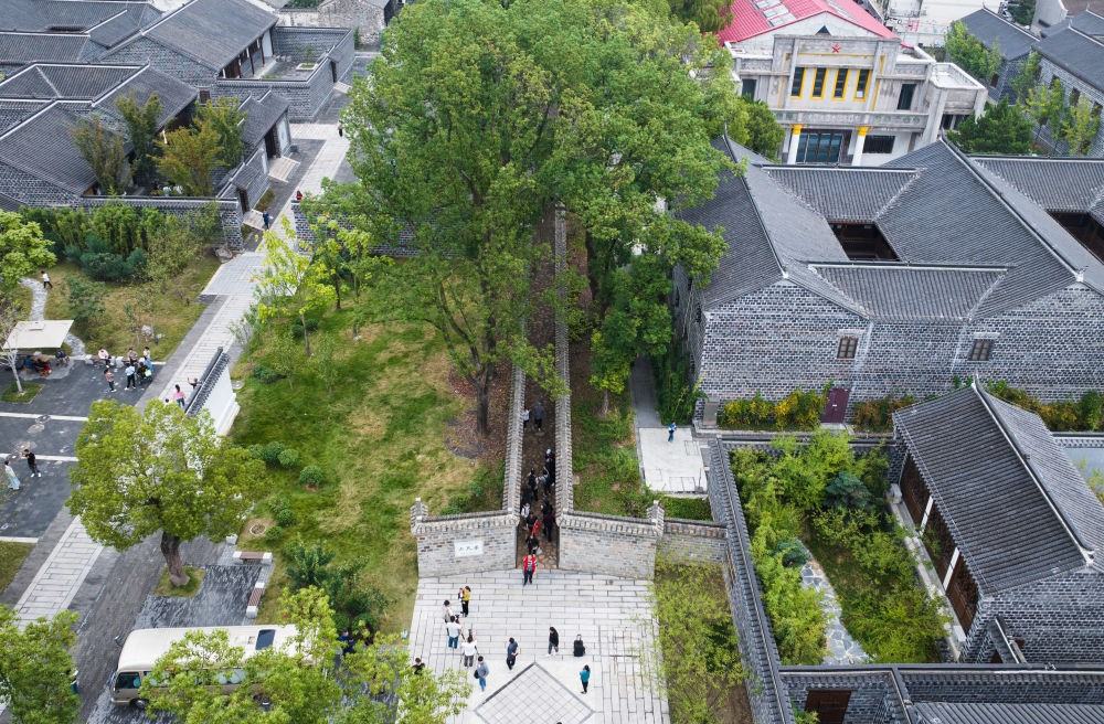 ↑位于安徽省桐城市的六尺巷。