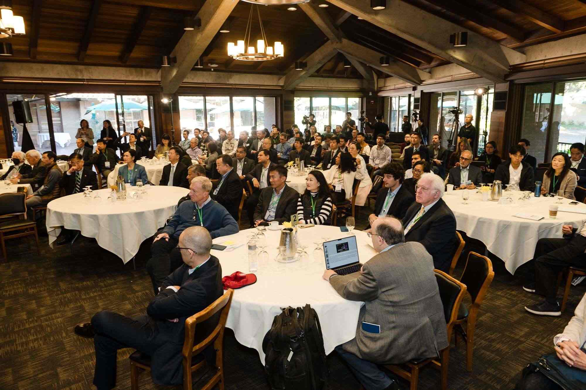 峰會(huì)現(xiàn)場(chǎng)。馮超攝