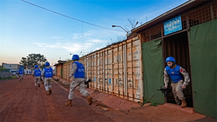 支援加強(qiáng)警戒點(diǎn)位。孫亞斌攝