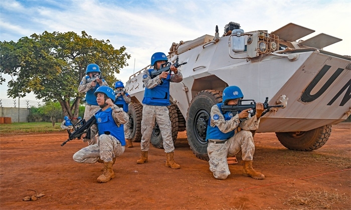 保持防衛(wèi)警戒。孫千攝