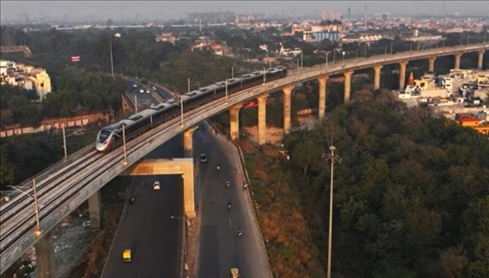 印度北部的軌道交通將自德里到密拉特的車程,從3-4小時(shí)縮短至約1小時(shí)