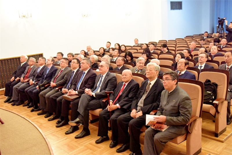 5.中俄資深外交官、學(xué)者、新聞媒體代表等70余人出席活動。 主辦方供圖