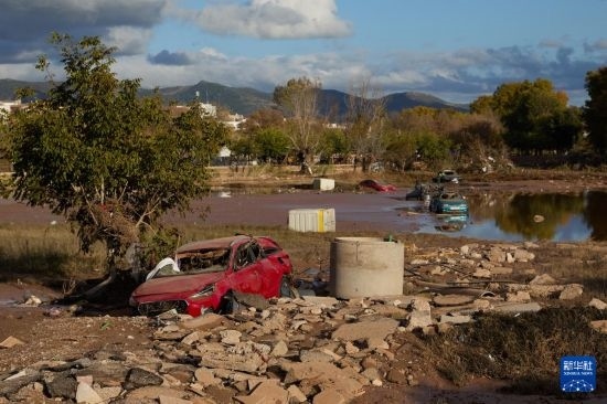 這是11月2日在西班牙烏鐵爾拍攝的受災區(qū)域。新華社記者 孟鼎博 攝
