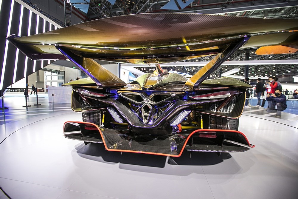 2020年11月5日，上海，來自德國的全球首款全碳纖維跑車亮相進博會。該車總重量只有1250KG。