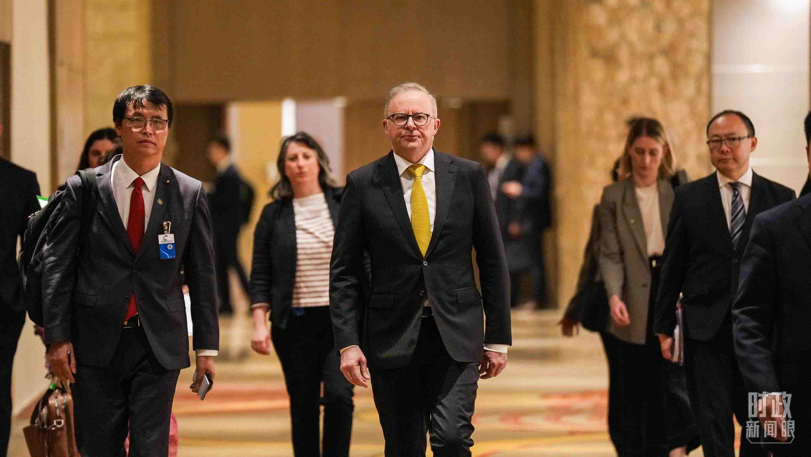 △澳大利亞總理阿爾巴尼斯抵達(dá)會(huì)見現(xiàn)場(chǎng)。（總臺(tái)記者李晉拍攝）