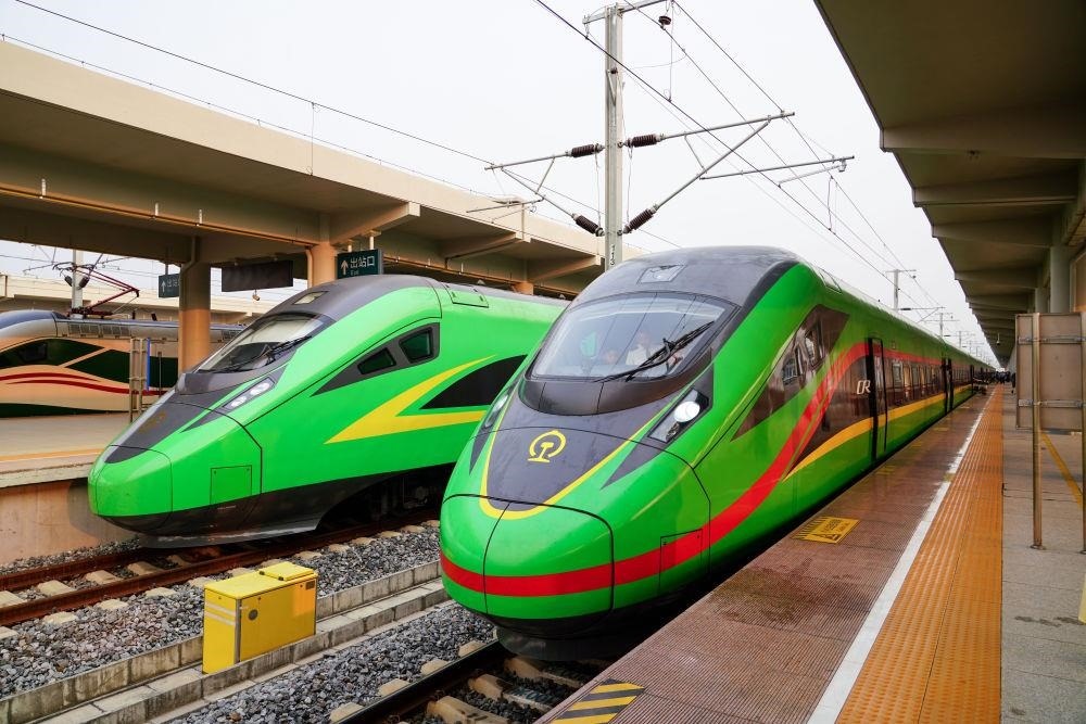 截至2024年7月5日，中老鐵路國際旅客列車累計開行滿1000列，極大地便利了沿線民眾出行。