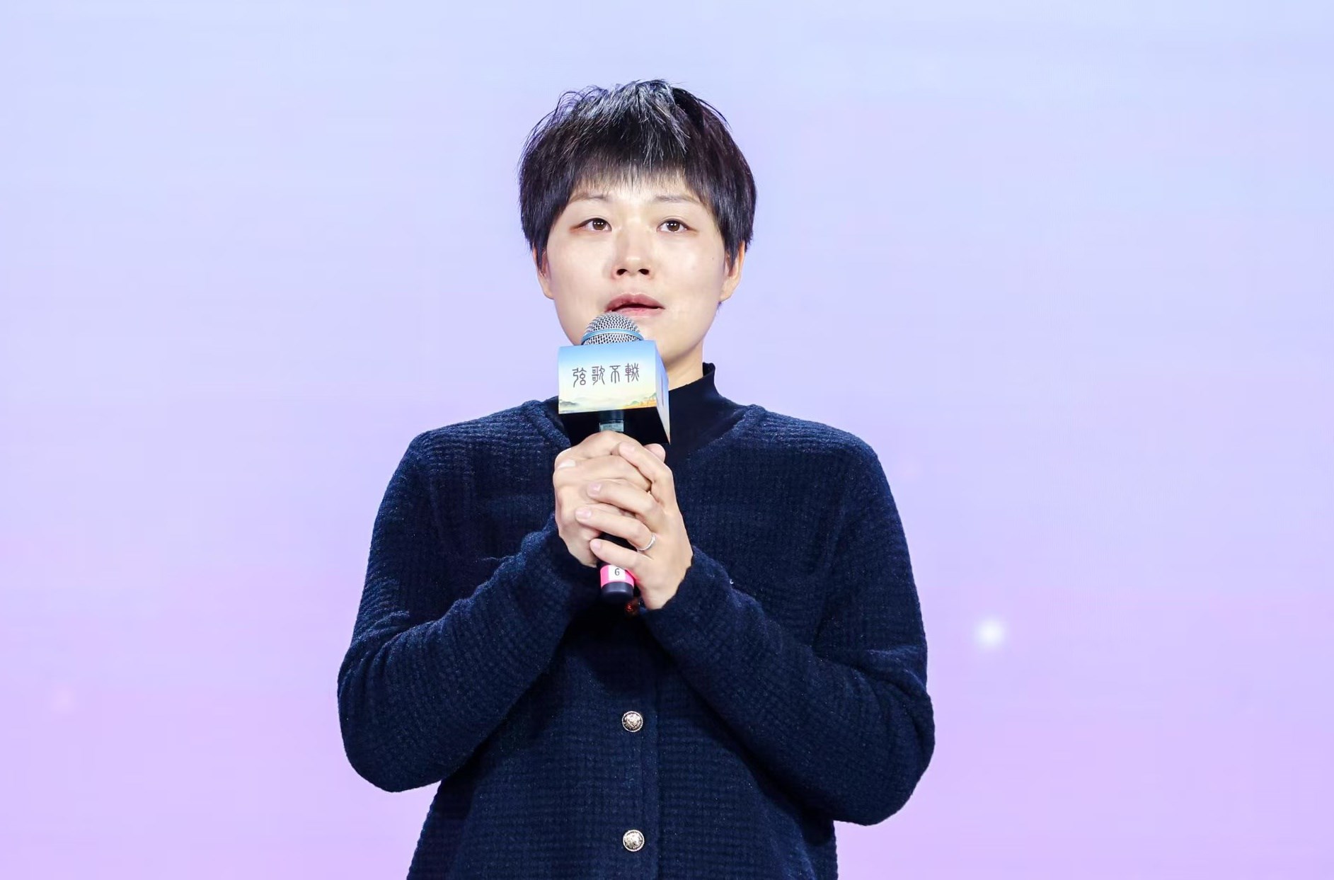 “中國好人”欒留偉妻子薛巧艷。人民視頻供圖。