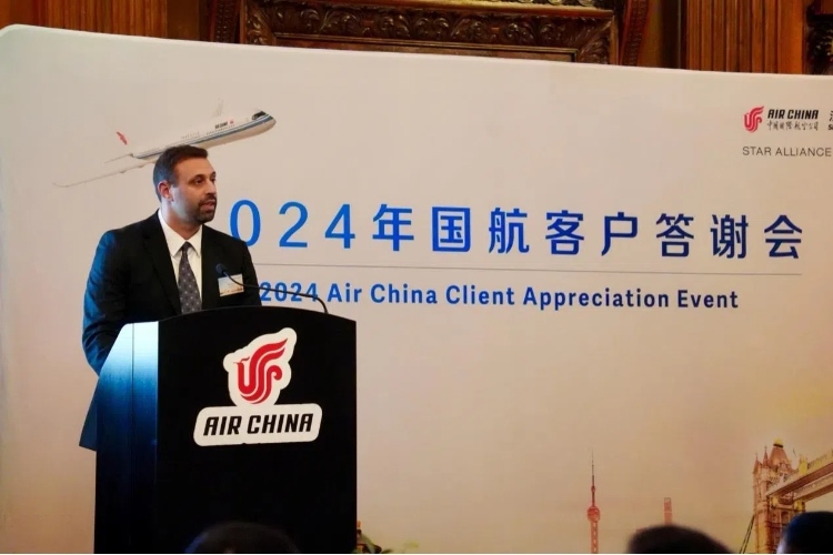 英國48家集團(tuán)俱樂部主席杰克·佩里發(fā)表致辭。吳若鳴攝