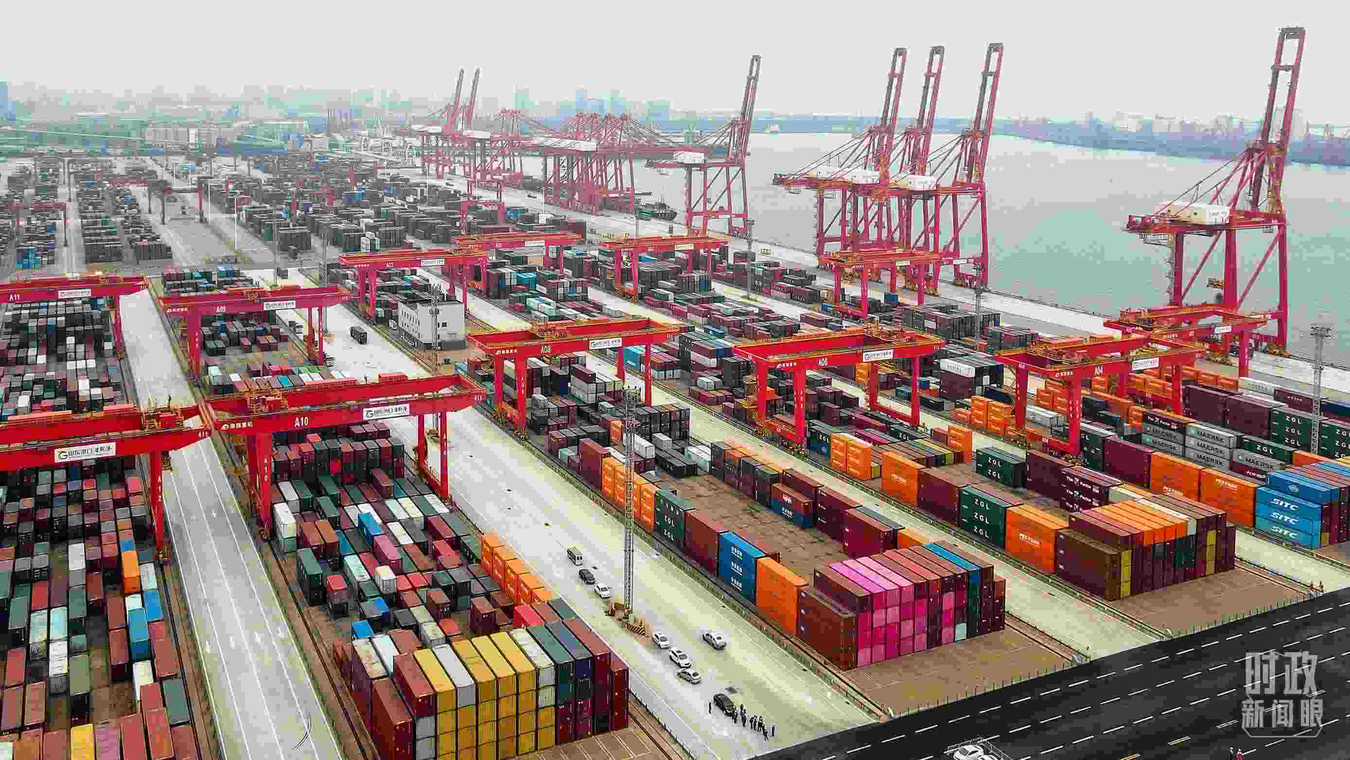 △山東日照港。（總臺央視記者劉琦拍攝）