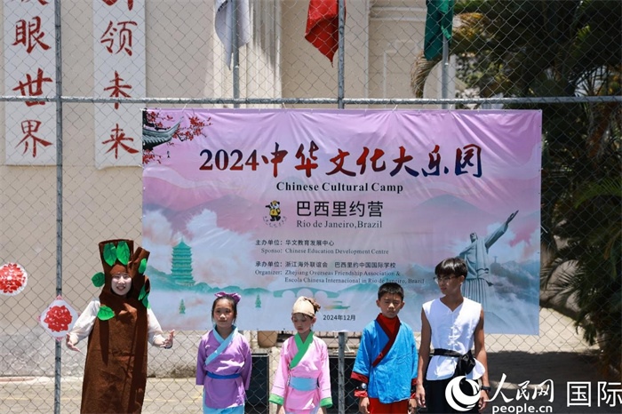 話劇《司馬光砸缸》演繹了中國(guó)家喻戶曉的兒童故事。人民網(wǎng)記者 陳海琪攝