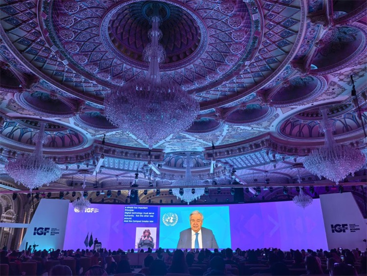 圖為第19屆聯(lián)合國互聯(lián)網(wǎng)治理論壇（IGF）“推動科技企業(yè)履行兒童網(wǎng)絡保護責任”開放論壇活動現(xiàn)場。中國傳媒大學供圖。