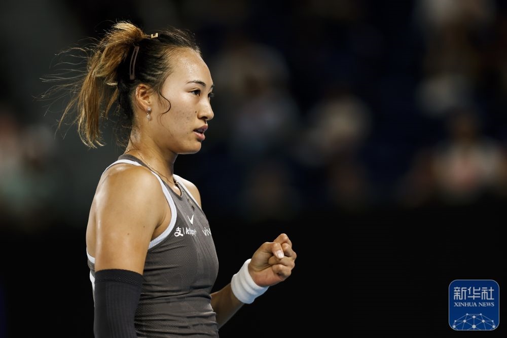 ↑鄭欽文在比賽中慶祝得分。新華社記者 馬平 攝