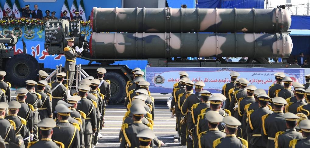 這是2024年9月21日在伊朗首都德黑蘭拍攝的閱兵式現(xiàn)場(chǎng)。新華社記者沙達(dá)提攝