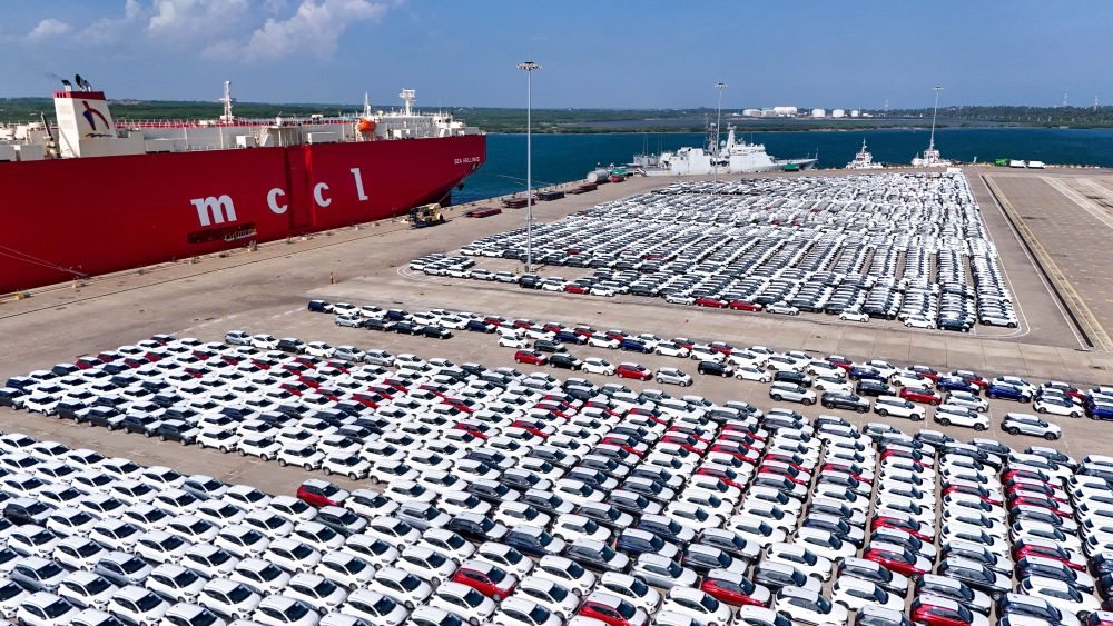 這是2024年3月28日拍攝的斯里蘭卡漢班托塔港（無人機照片）。新華社記者徐欽攝