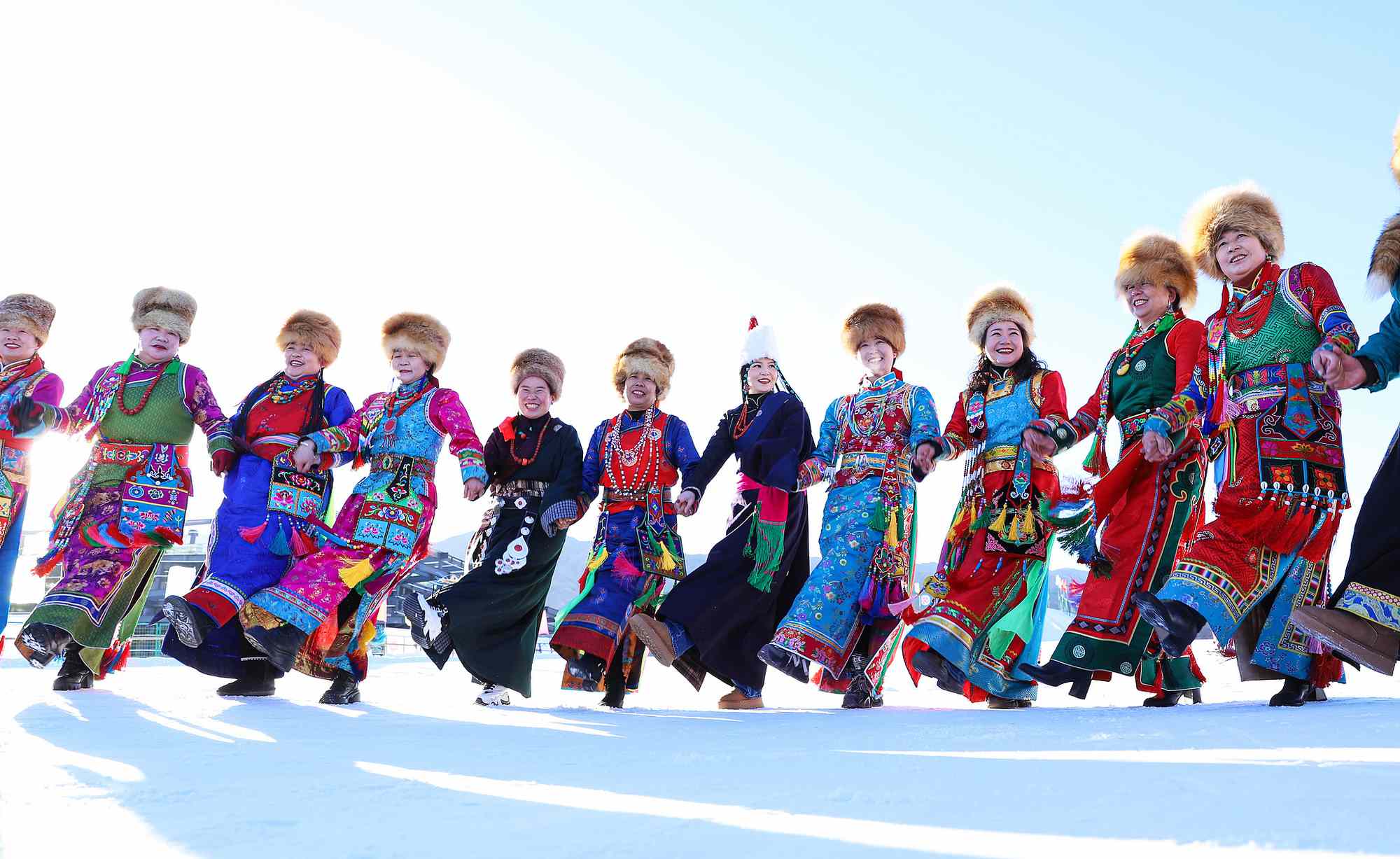 甘肅張掖，雪地千人鍋莊舞表演