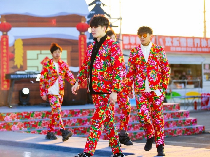 東北滑雪走秀現(xiàn)場(chǎng)。人民網(wǎng)記者 許維娜攝