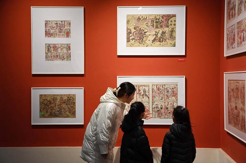 2023年2月3日，游客在河北武強(qiáng)年畫(huà)博物館內(nèi)參觀。