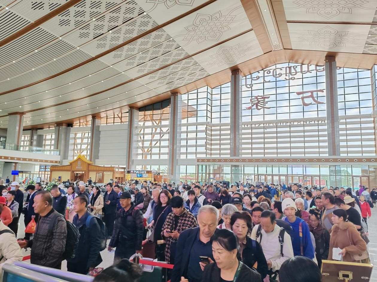 春節(jié)期間的中老鐵路萬象站。李加勇攝