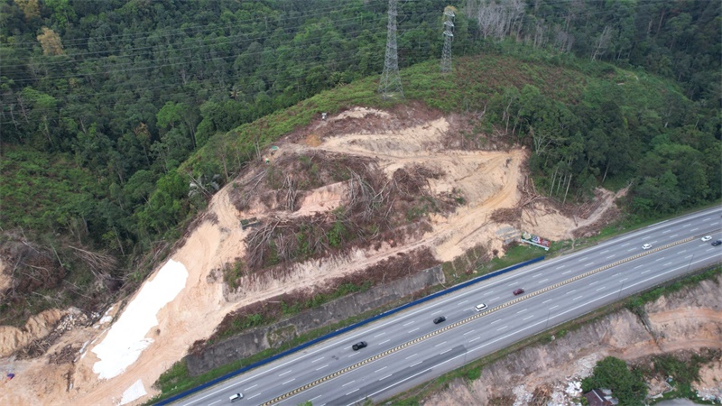 圖為施工現(xiàn)場。 鄧騰亮攝