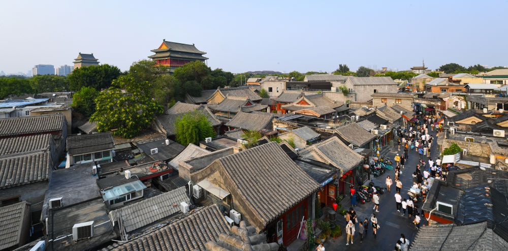 遠(yuǎn)眺鐘鼓樓。新華社記者 陳鐘昊 攝