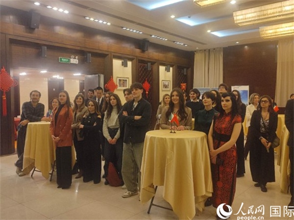來自意大利多所高校的師生代表參加了此次活動。人民網(wǎng)記者鄭彬攝