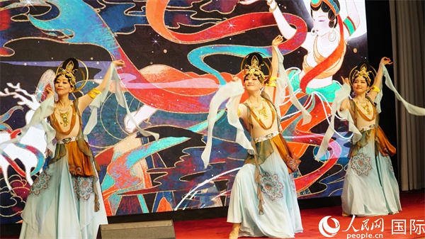 敦煌舞蹈表演。人民網(wǎng) 蔣曉辰攝