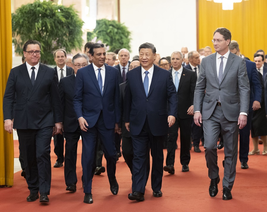 △3月28日上午，國家主席習(xí)近平在北京人民大會堂會見國際工商界代表。