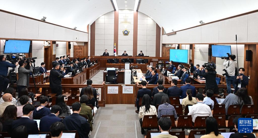 這是4月21日拍攝的韓國(guó)首爾中央地方法院庭審現(xiàn)場(chǎng)。新華社/紐西斯通訊社