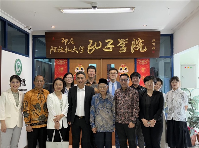 中國—東盟中心代表團訪問阿拉扎大學孔子學院?；顒又鬓k方供圖