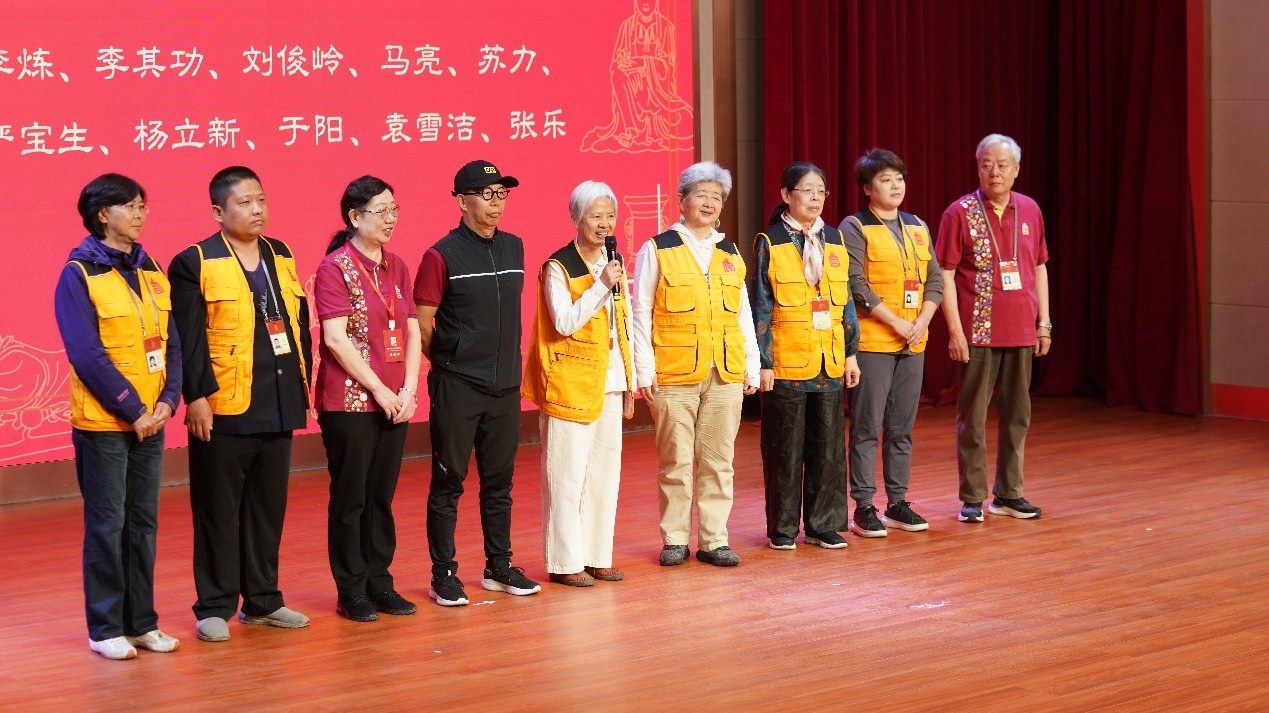 服務(wù)滿(mǎn)二十年志愿者代表發(fā)表感言。故宮博物院供圖