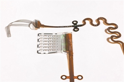 新開發(fā)的ABI旨在輕柔地貼合腦組織，提高信號(hào)精度和患者舒適度。圖片來源：瑞士洛桑聯(lián)邦理工學(xué)院