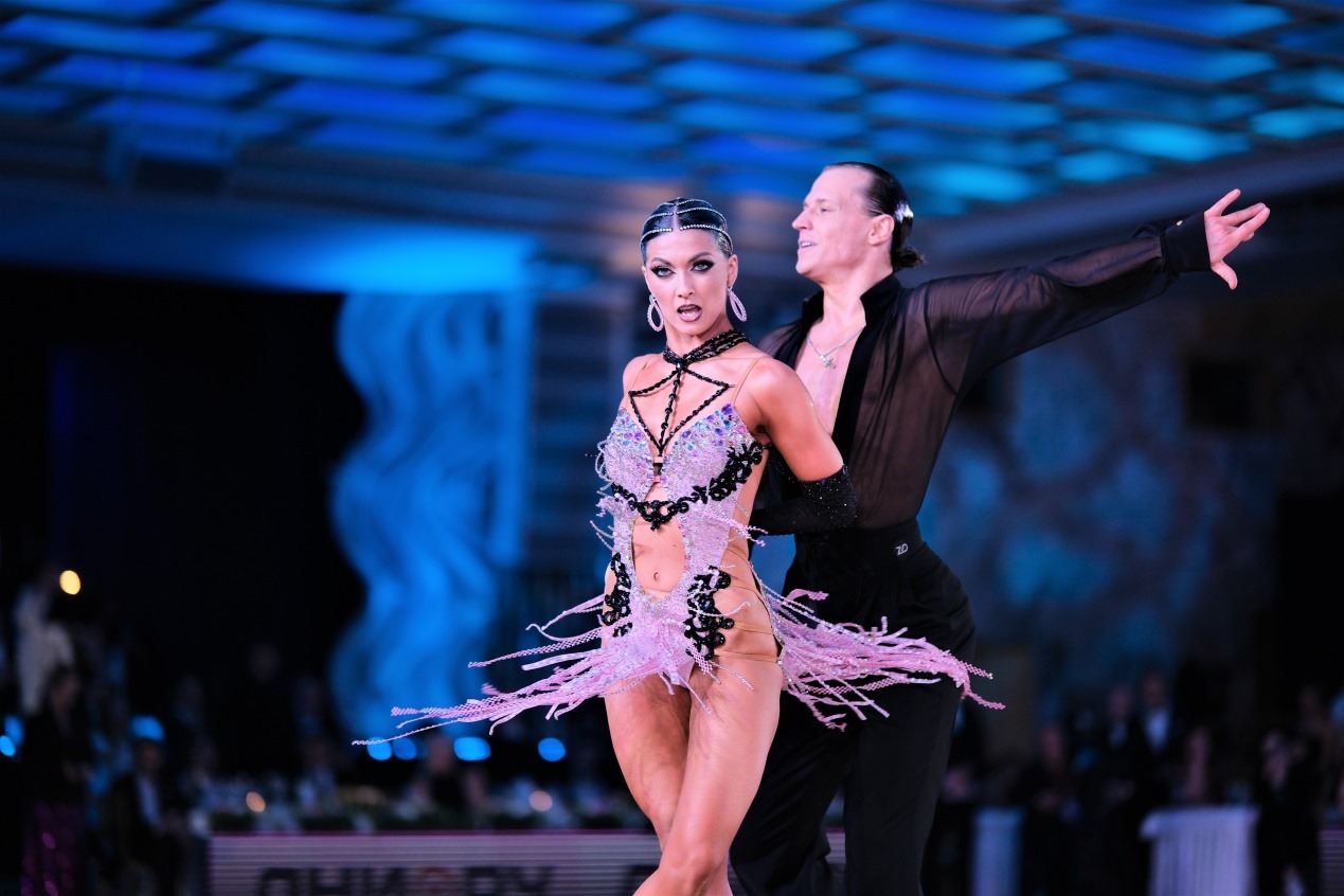 第七屆“克里姆林宮杯”國(guó)標(biāo)舞錦標(biāo)賽現(xiàn)場(chǎng)。于子恒攝