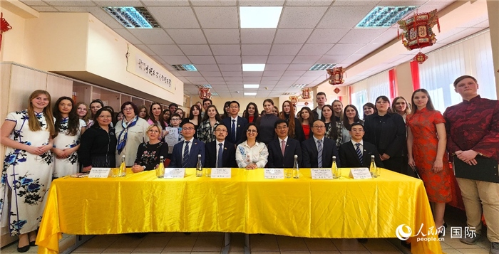 參加中文翻譯比賽全體人員合影。人民網(wǎng)記者 蔡子暢攝