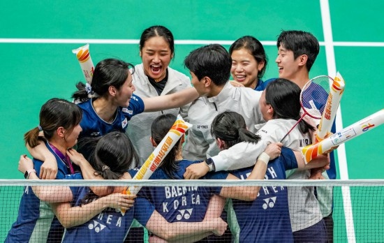 5月3日，韓國隊?wèi)c祝晉級決賽。新華社記者 孫非 攝