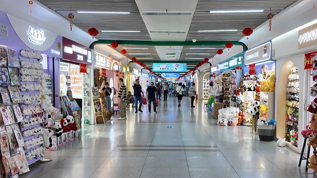 4月30日，義烏國際商貿(mào)城一區(qū)現(xiàn)場。人民網(wǎng)記者 王仁宏攝