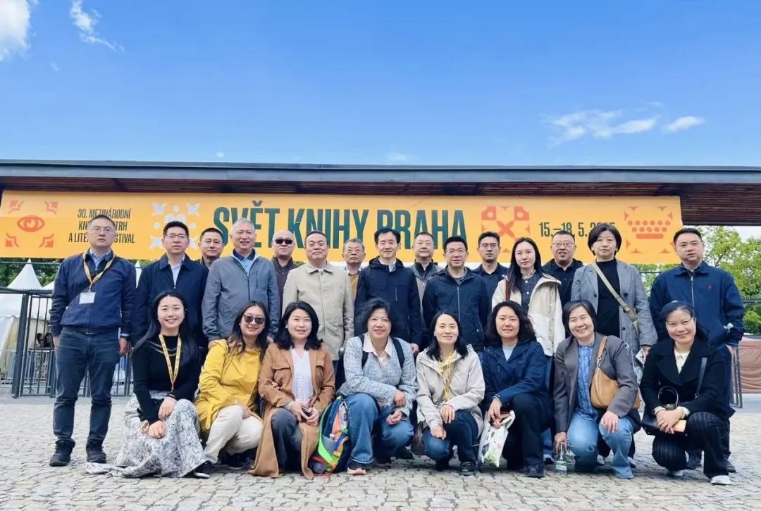中國出版界代表團合影。圖片均由國圖集團供圖