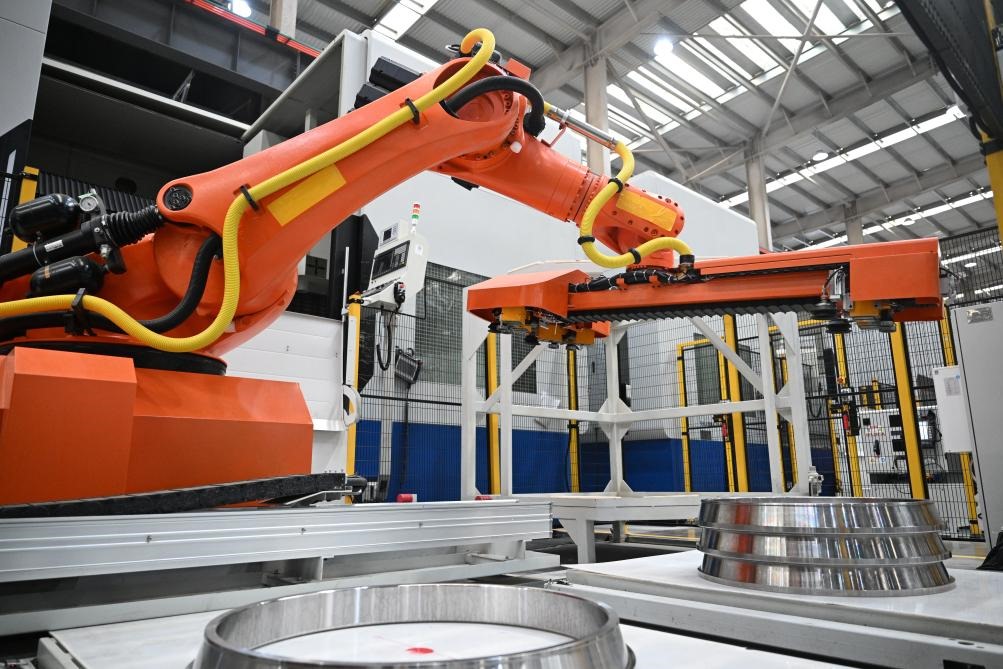 這是洛陽(yáng)軸承集團(tuán)股份有限公司的智能生產(chǎn)線。新華社記者 李嘉南 攝