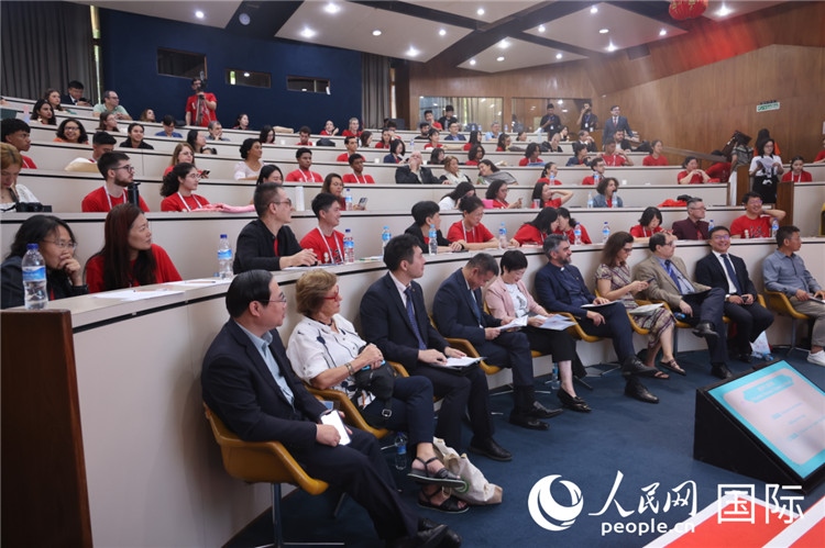 2025年“漢語橋”巴西賽區(qū)決賽現(xiàn)場。人民網(wǎng)記者 時元皓攝