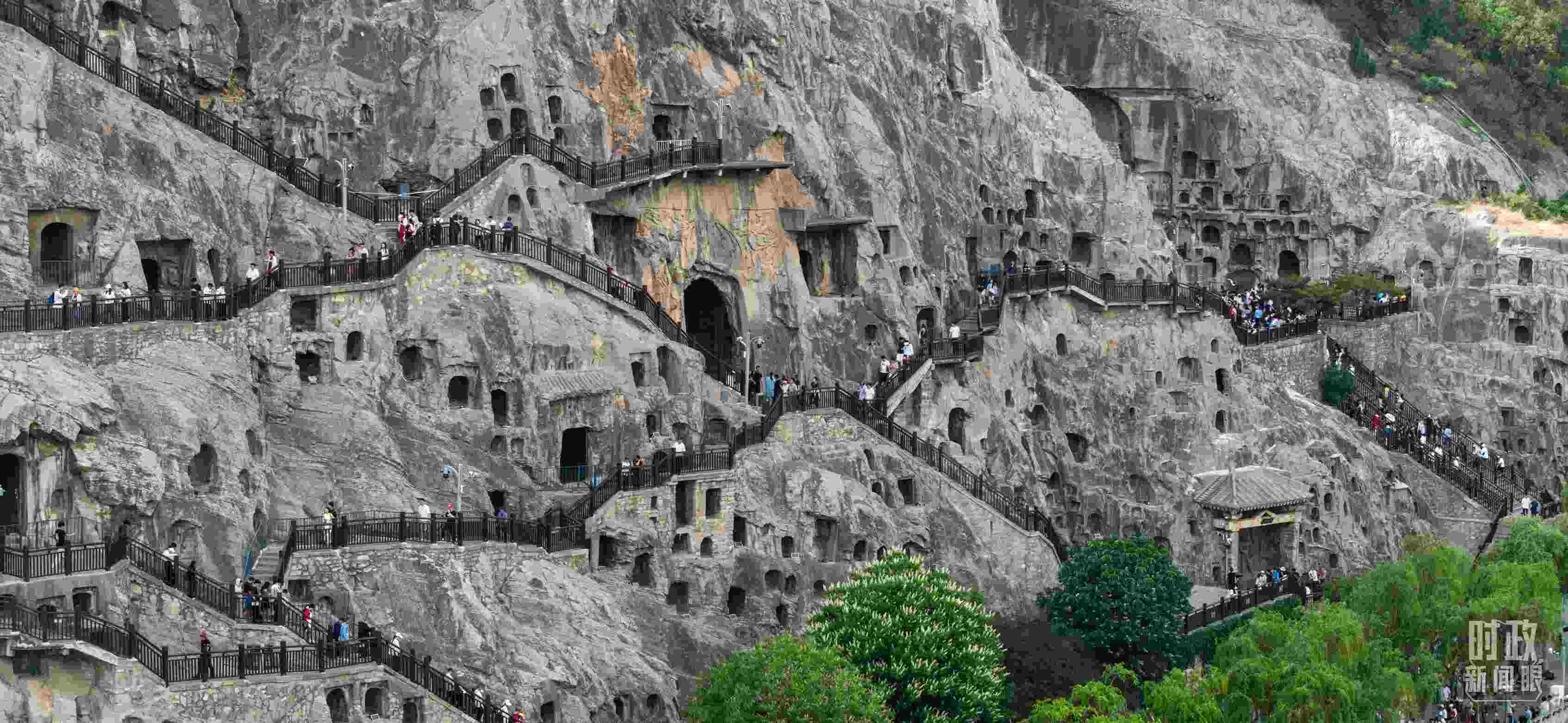 △龍門石窟。（總臺(tái)國(guó)廣記者李晉拍攝）