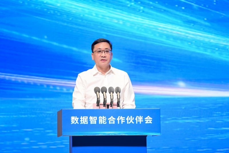 圖為河南省人民政府國(guó)有資產(chǎn)監(jiān)督管理委員會(huì)黨委委員、副主任李海峰。