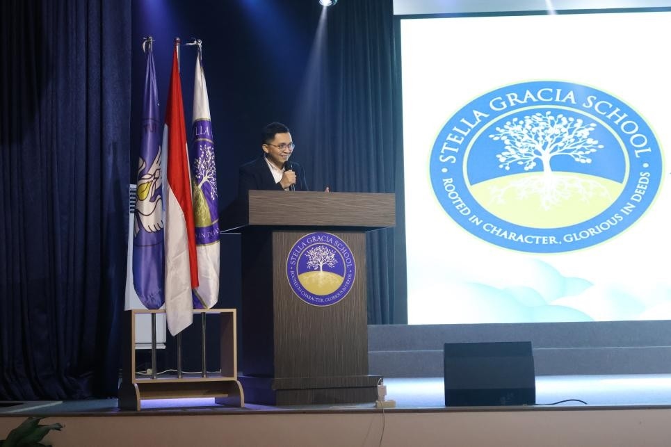 安德魯致辭。哈山努丁大學(xué)孔子學(xué)院供圖